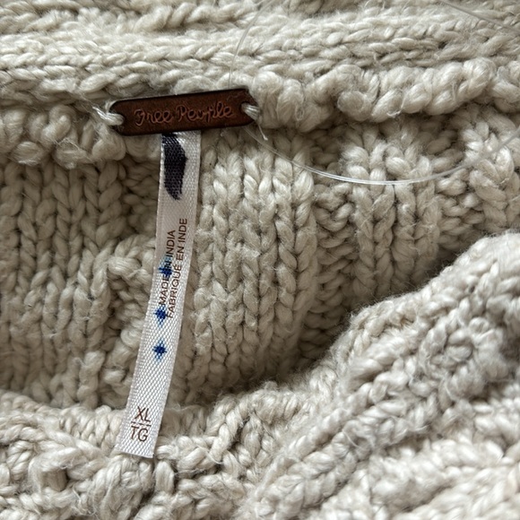 NWOT Free People sweater size XL - Picture 2 of 5